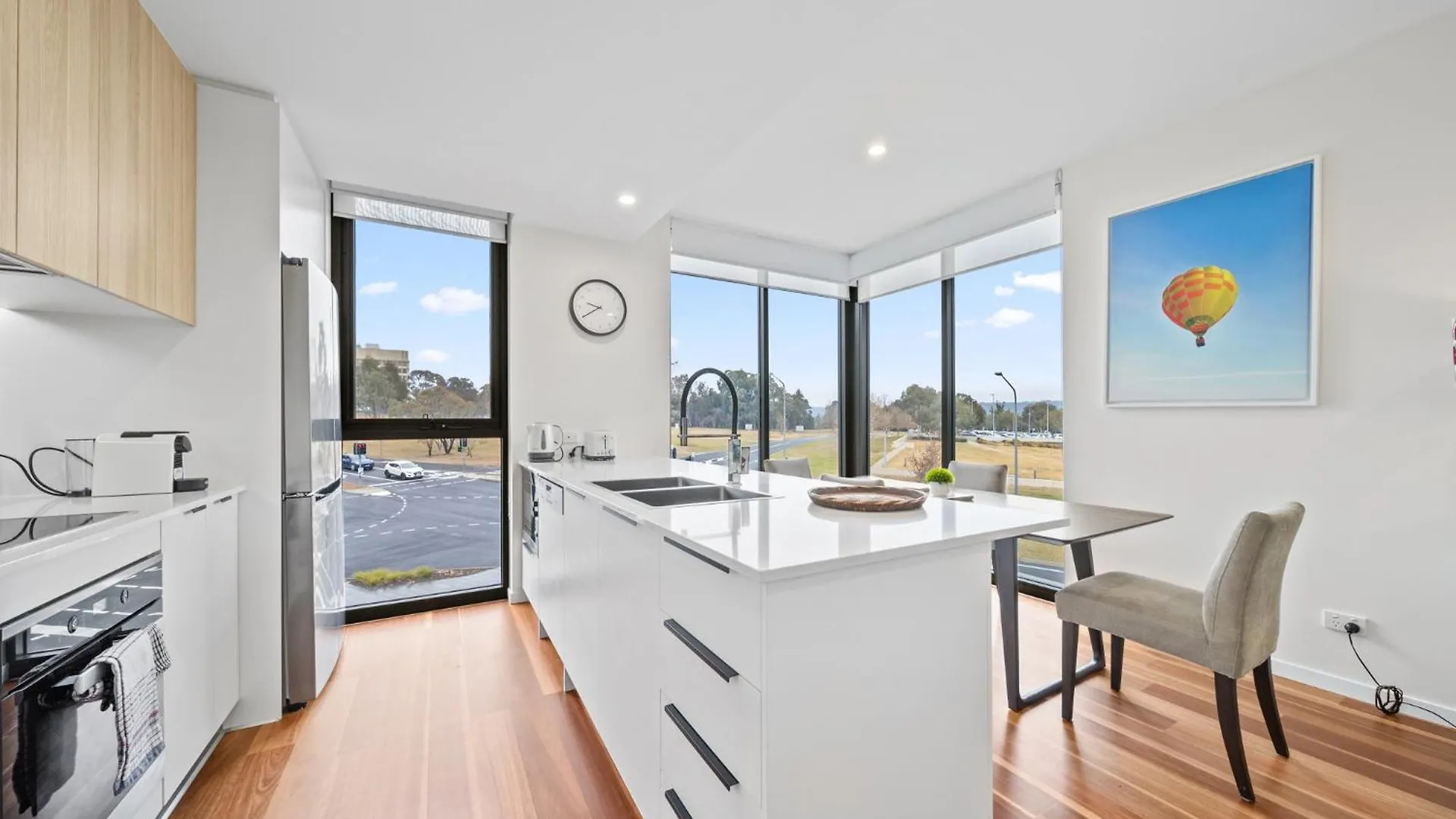 Apartment Inner-City 2-Bed With Large Balcony, Garden & Gym Campbell