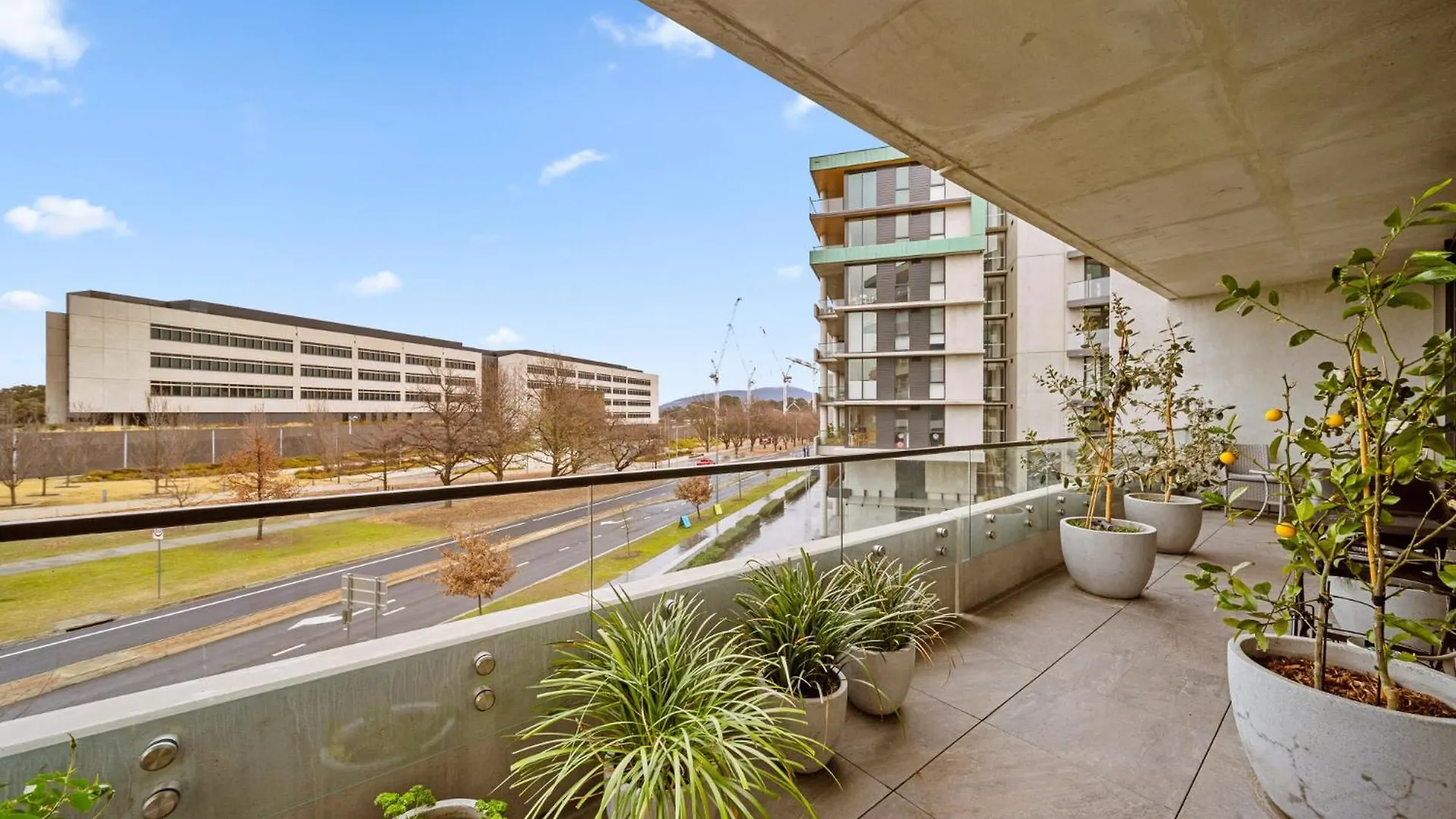 Apartment Inner-City 2-Bed With Large Balcony, Garden & Gym Campbell Australia